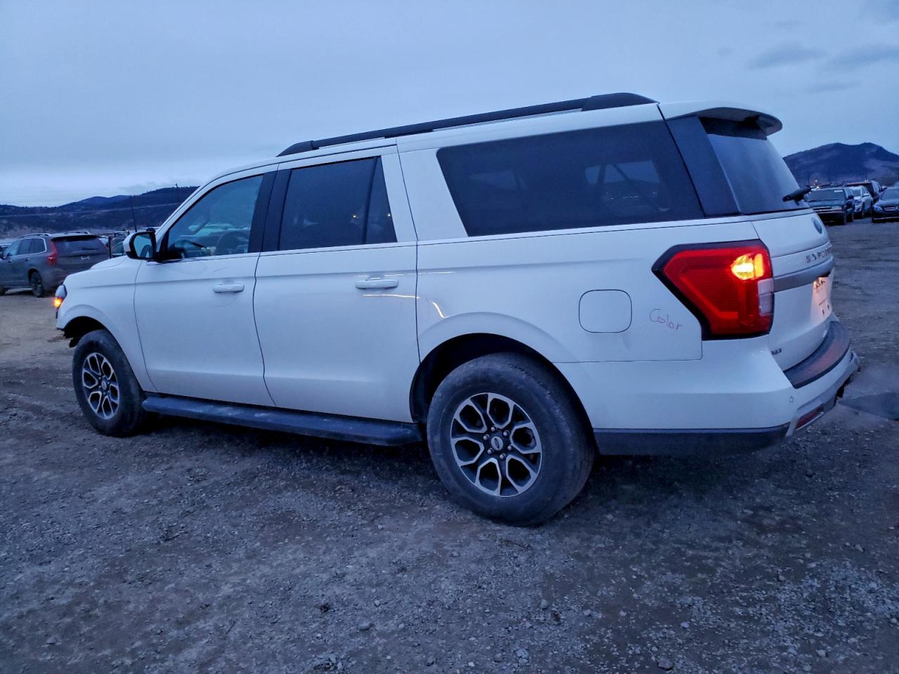 2023 Ford Expedition VIN 1FMJK1J83PEA05937 photo 2