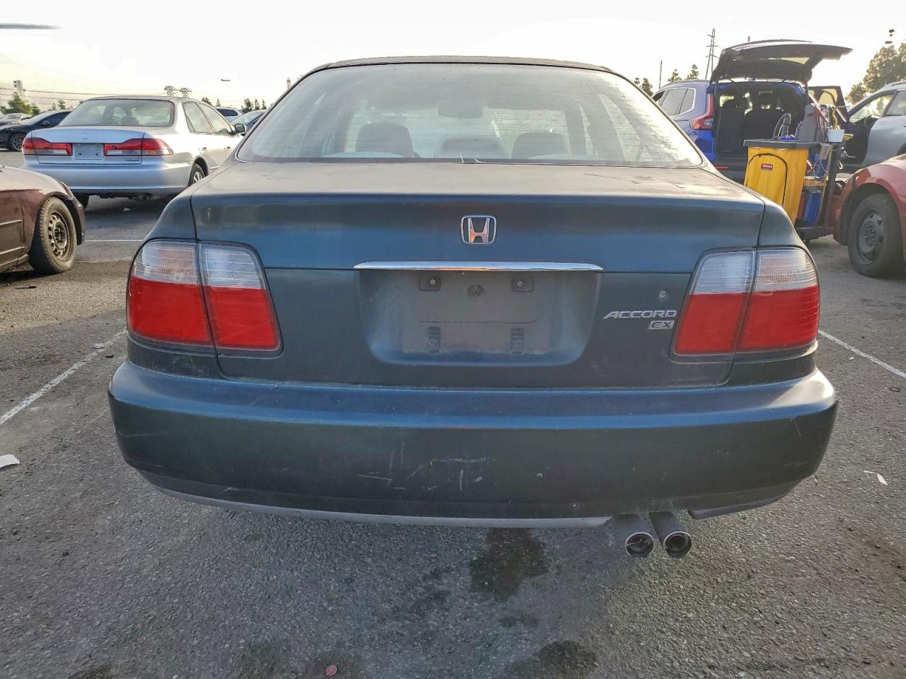 1996 Honda Accord VIN 1HGCD5658TA029778 photo 6