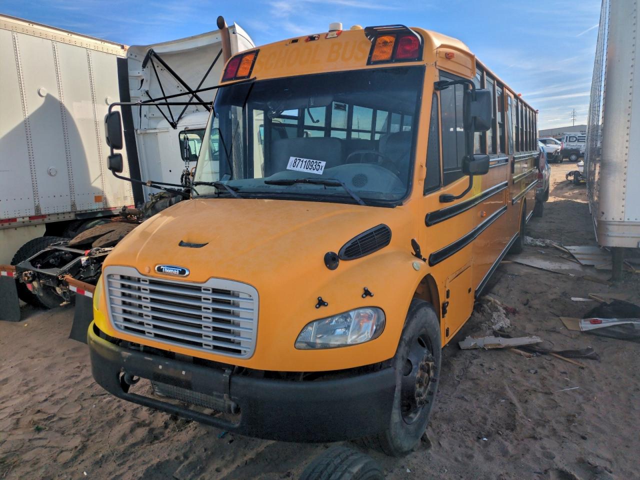 2011 THOMAS Saf-t-line VIN 4UZABRDT1BCAX9069 photo 2