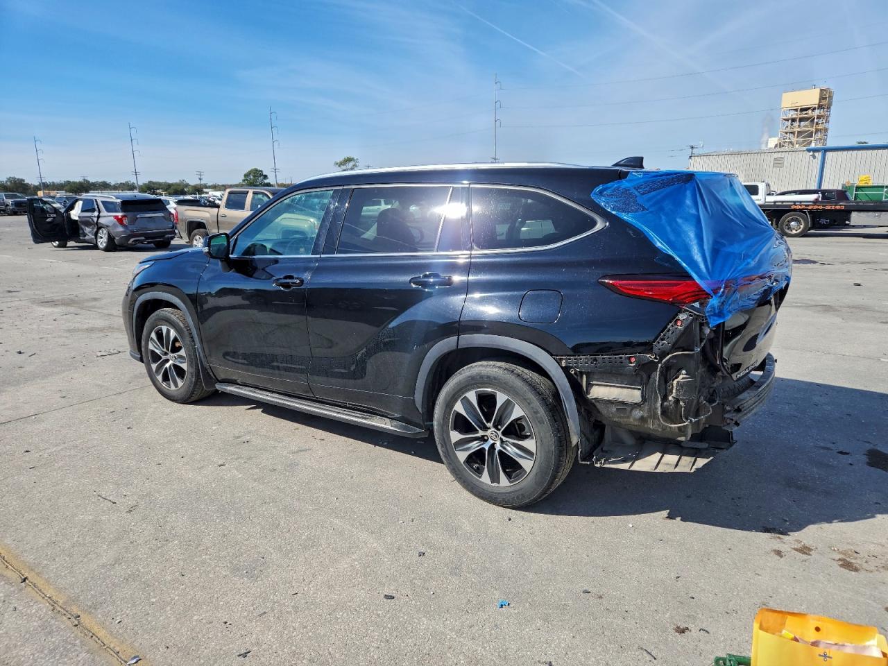 2020 Toyota Highlander VIN 5TDGZRAH4LS000131 photo 2