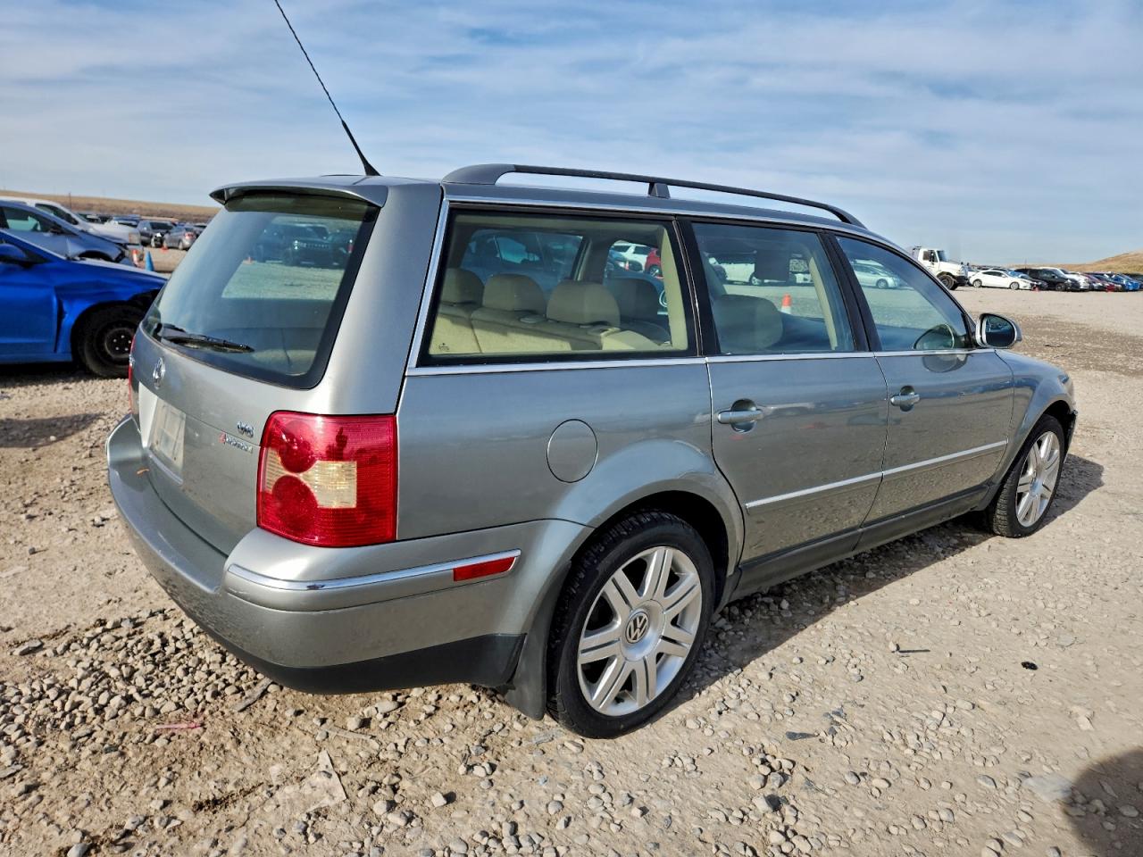 2005 Volkswagen Passat VIN WVWYU63B15E106877 photo 3