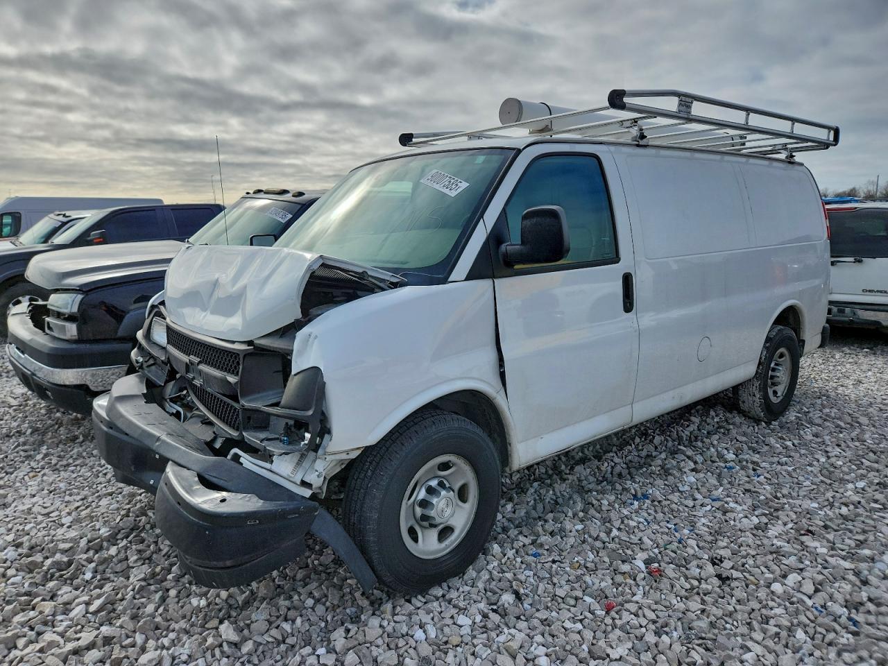 2017 Chev Express VIN 1GCWGAFG4H1135195 photo 1