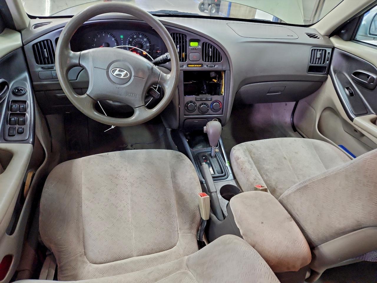 2005 Hyundai Elantra VIN KMHDN46D95U196231 photo 8