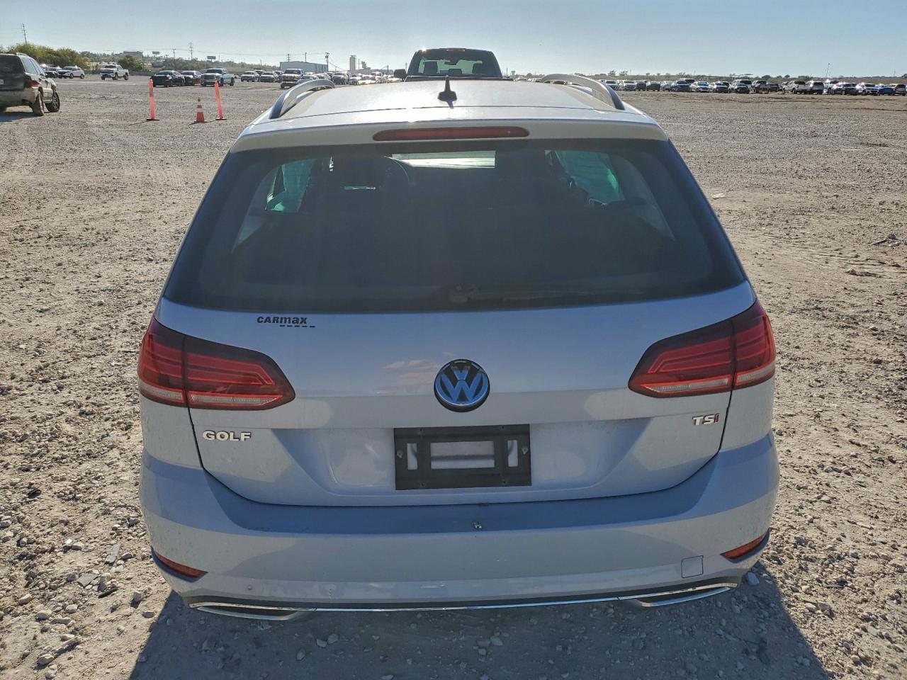 2018 Volkswagen Golf VIN 3VWD17AU5JM768013 photo 6