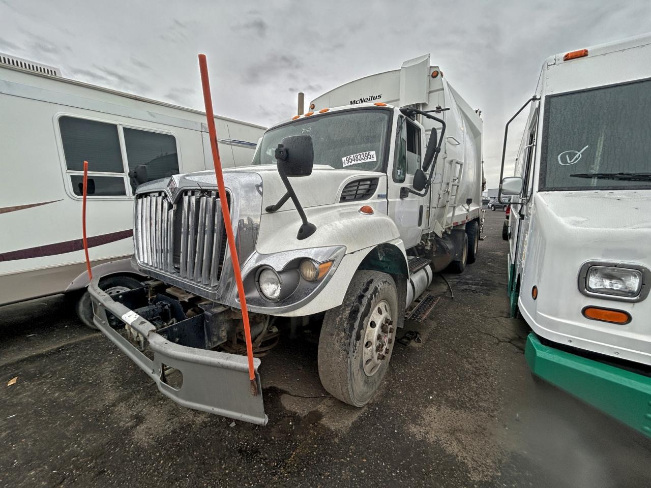 2008 International All models VIN 1HTWCAZR78J675068 photo 2