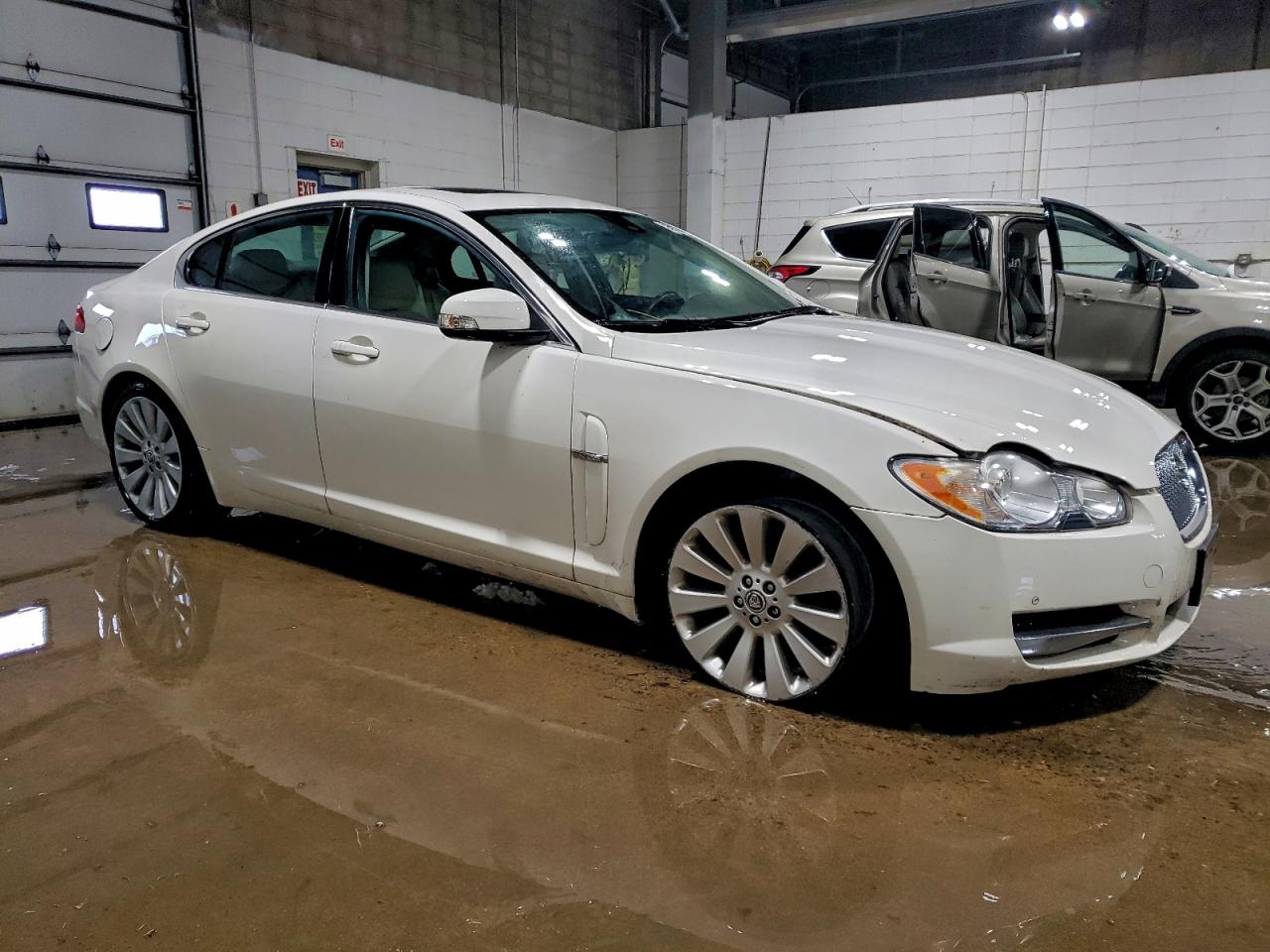 2009 Jaguar Xf VIN SAJWA05B19HR29678 photo 4