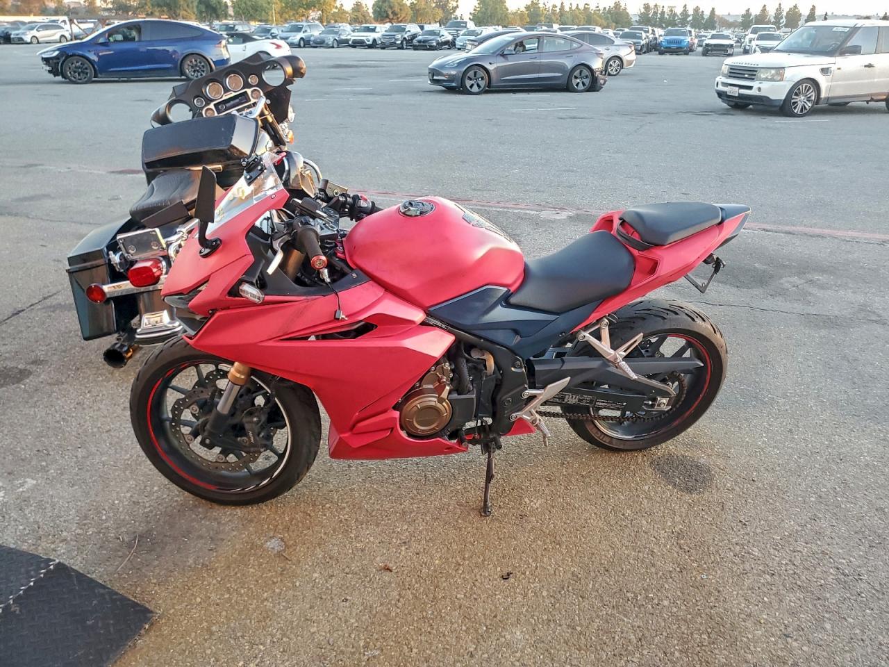 2022 Honda Cbr cycle VIN MLHPC6256N5300053 photo 3