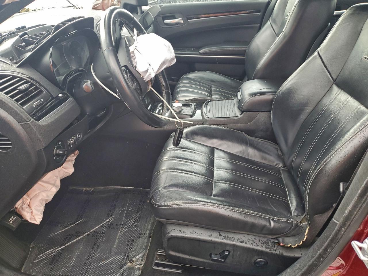 2019 Chrysler 300 VIN 2C3CCABG5KH654015 photo 7