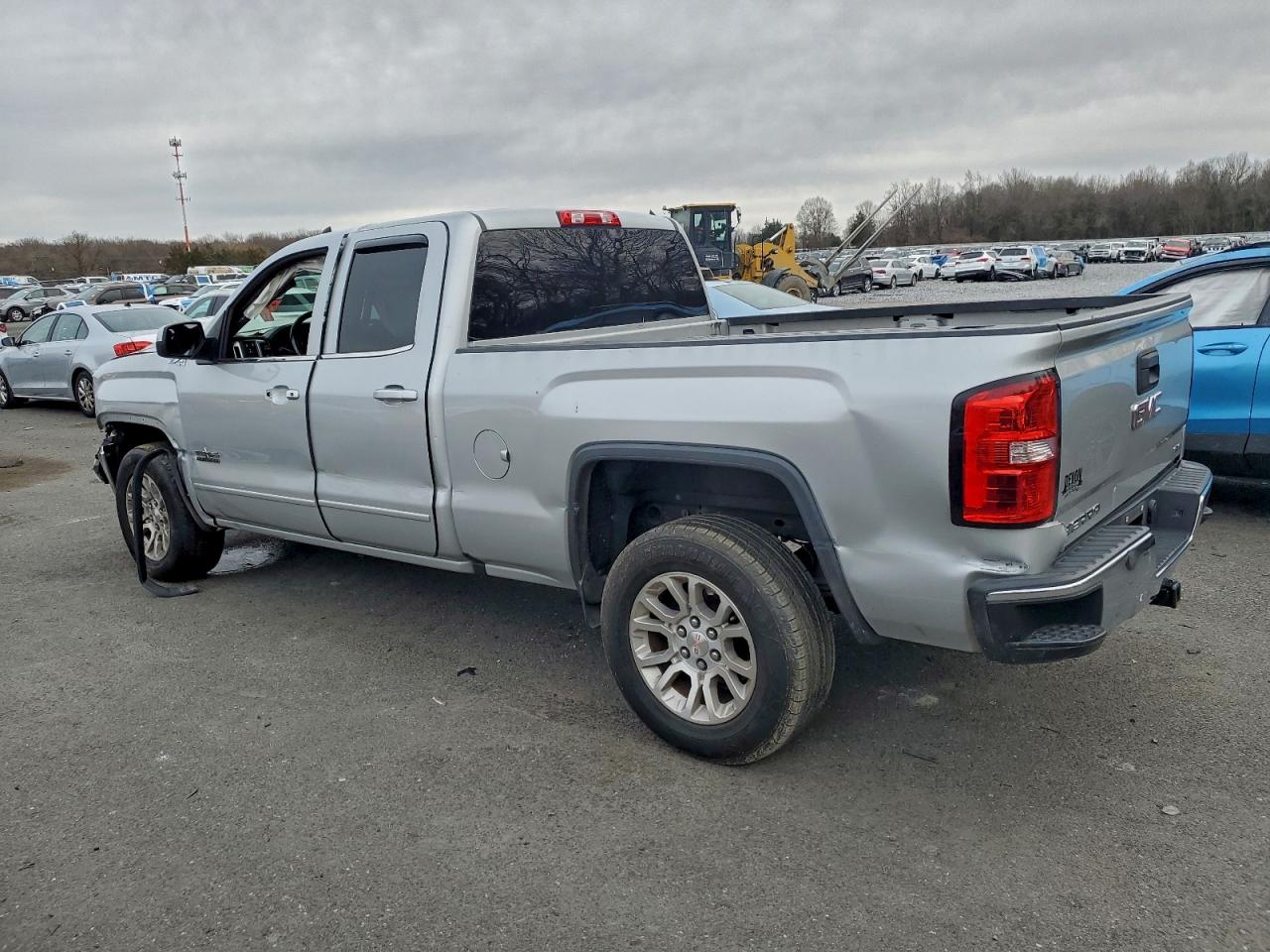 2017 GMC SIERRA VIN 1GTV2MEC2HZ399785 photo 2