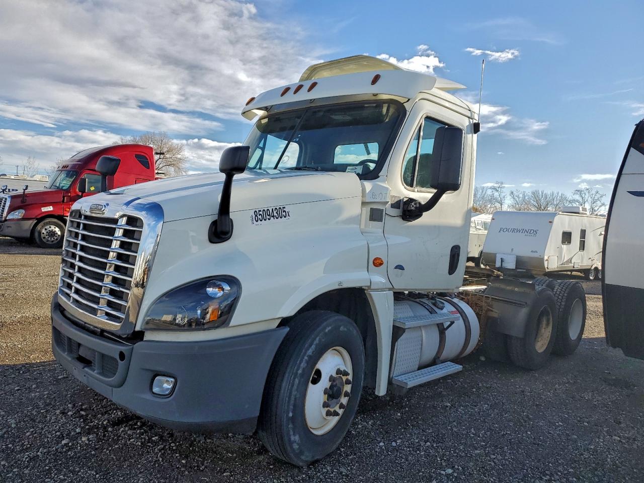 2017 FREIGHTLINER All other VIN 3AKJGEDV1HSJH9204 photo 2