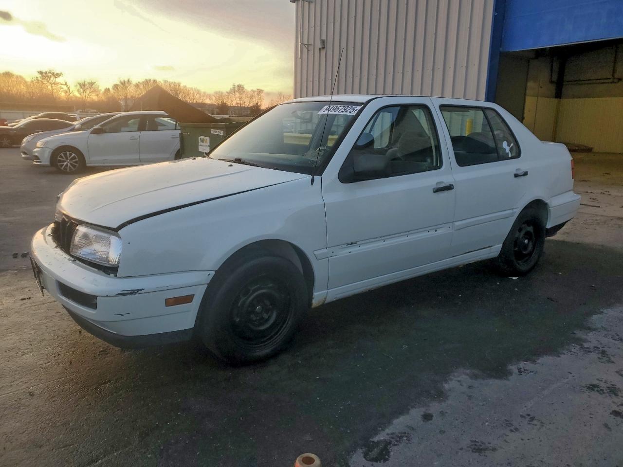 1998 Volkswagen Jetta VIN 3VWRA81H6WM107693 photo 1