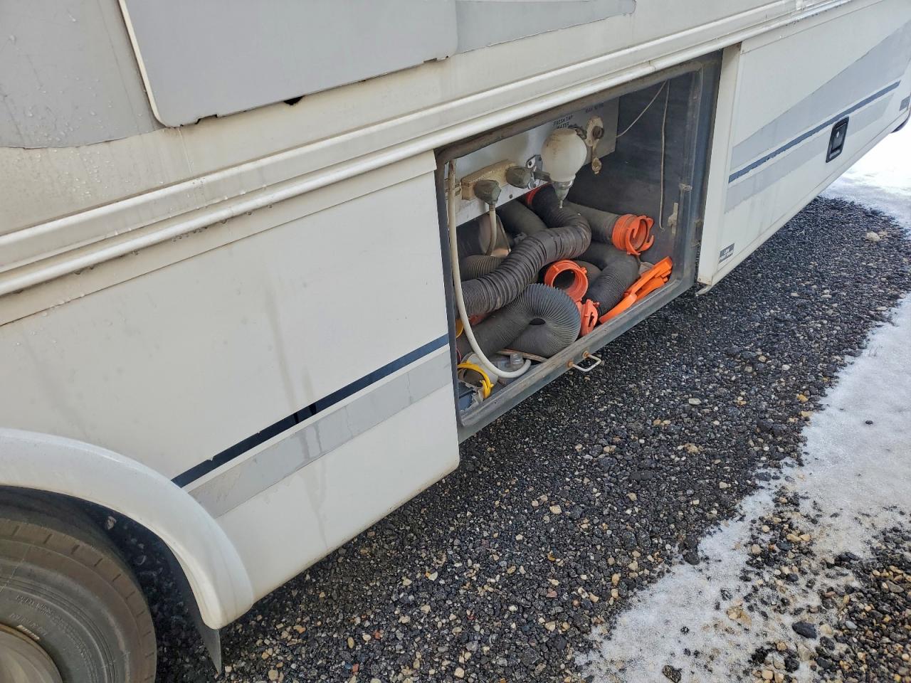 2002 WORKHORSE Motorhome VIN 584LP57G923339078 photo 9