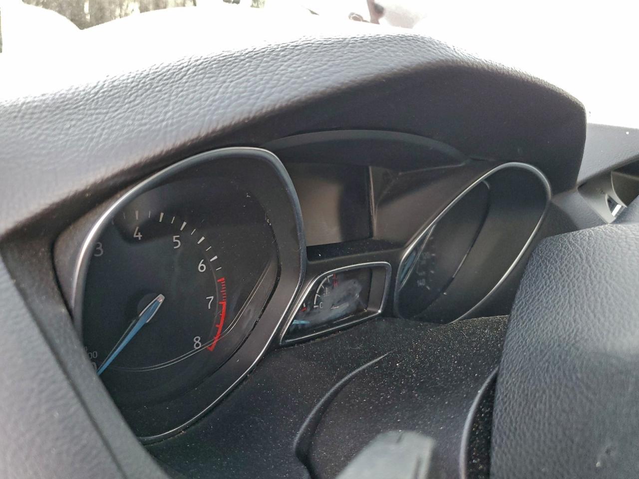 2018 Ford Focus VIN 1FADP3K23JL254899 photo 9
