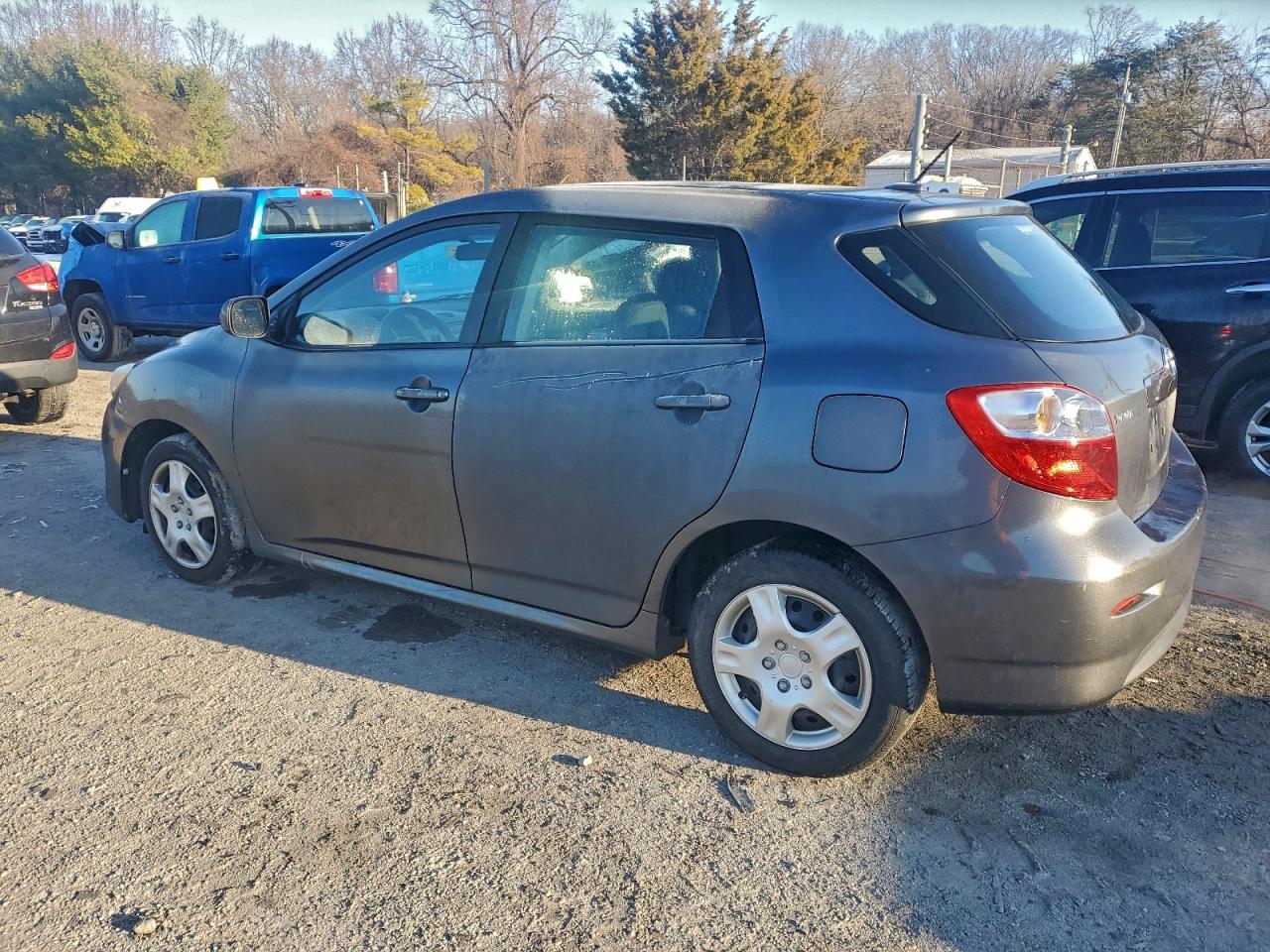 2010 Toyota Matrix VIN 2T1KU4EE5AC294527 photo 2