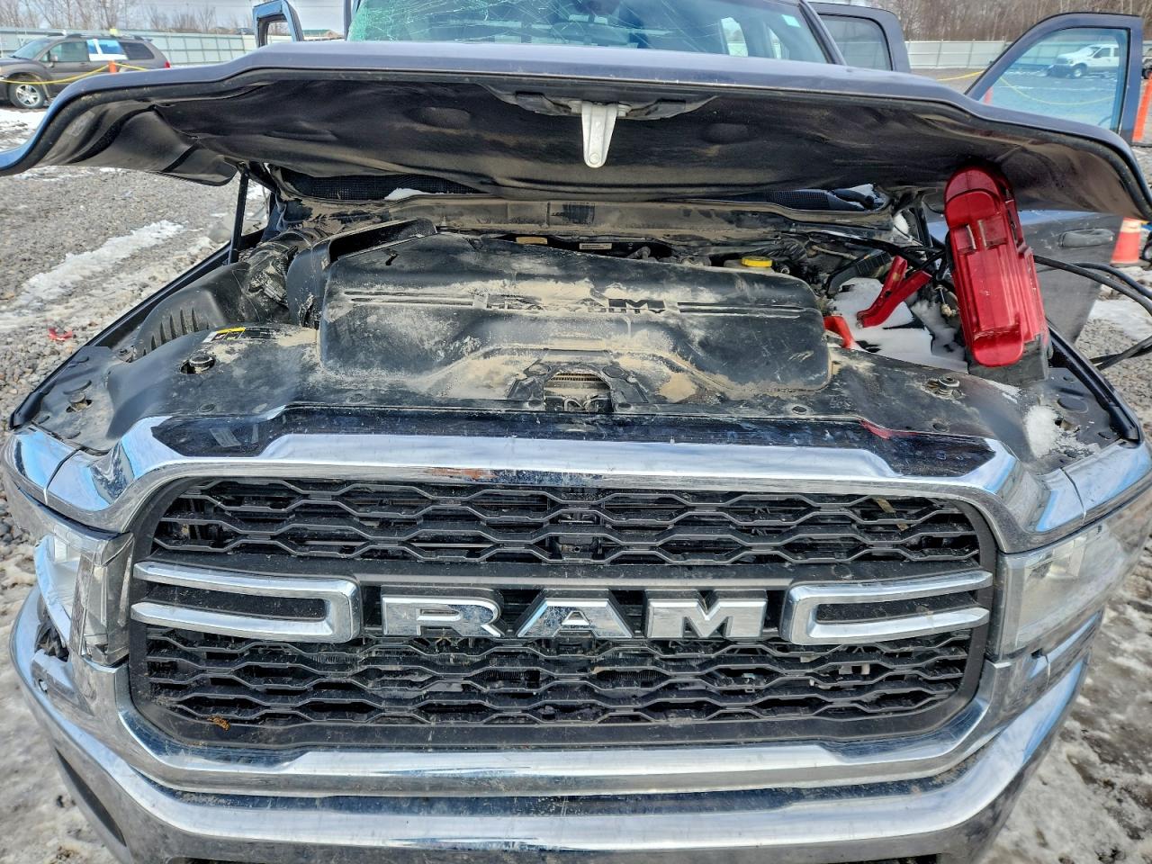 2021 Ram 3500 VIN 3C63RRGLXMG690064 photo 11