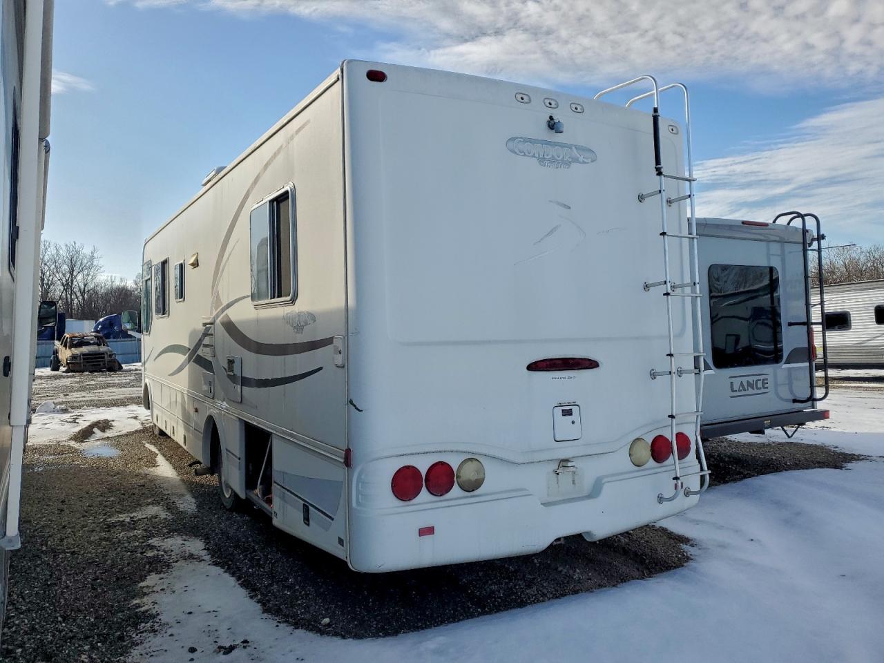 2002 WORKHORSE Motorhome VIN 584LP57G923339078 photo 3