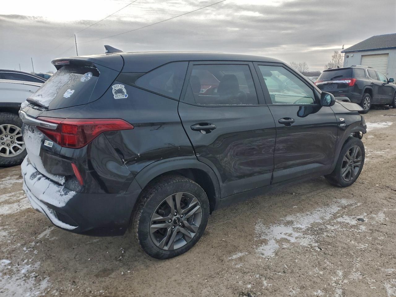 2023 Kia Seltos VIN KNDEPCAA7P7429325 photo 3