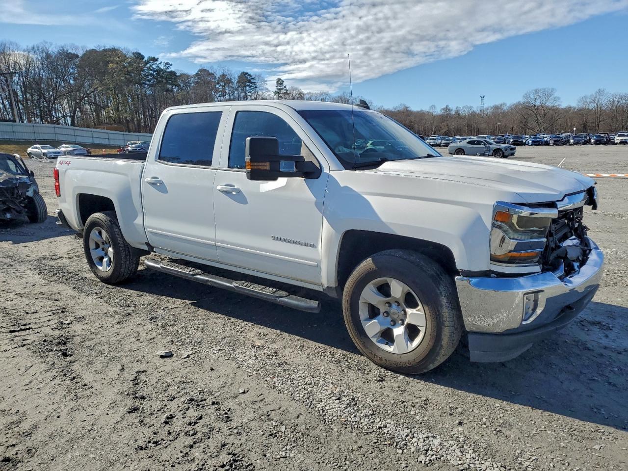 2018 Chevrolet All models VIN 3GCUKREC9JG572233 photo 4