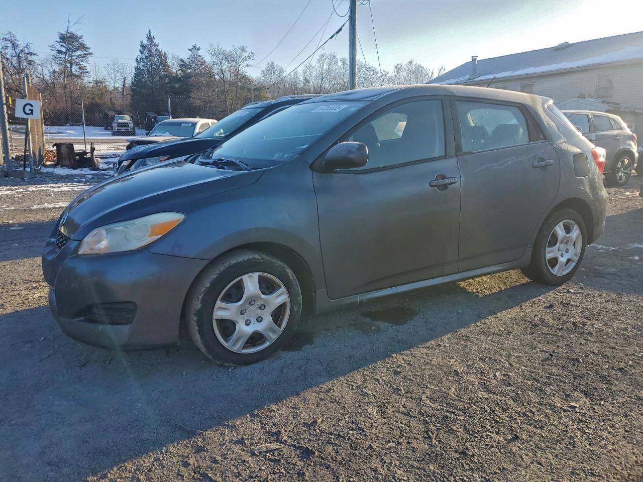 2010 Toyota Matrix VIN 2T1KU4EE5AC294527 photo 1