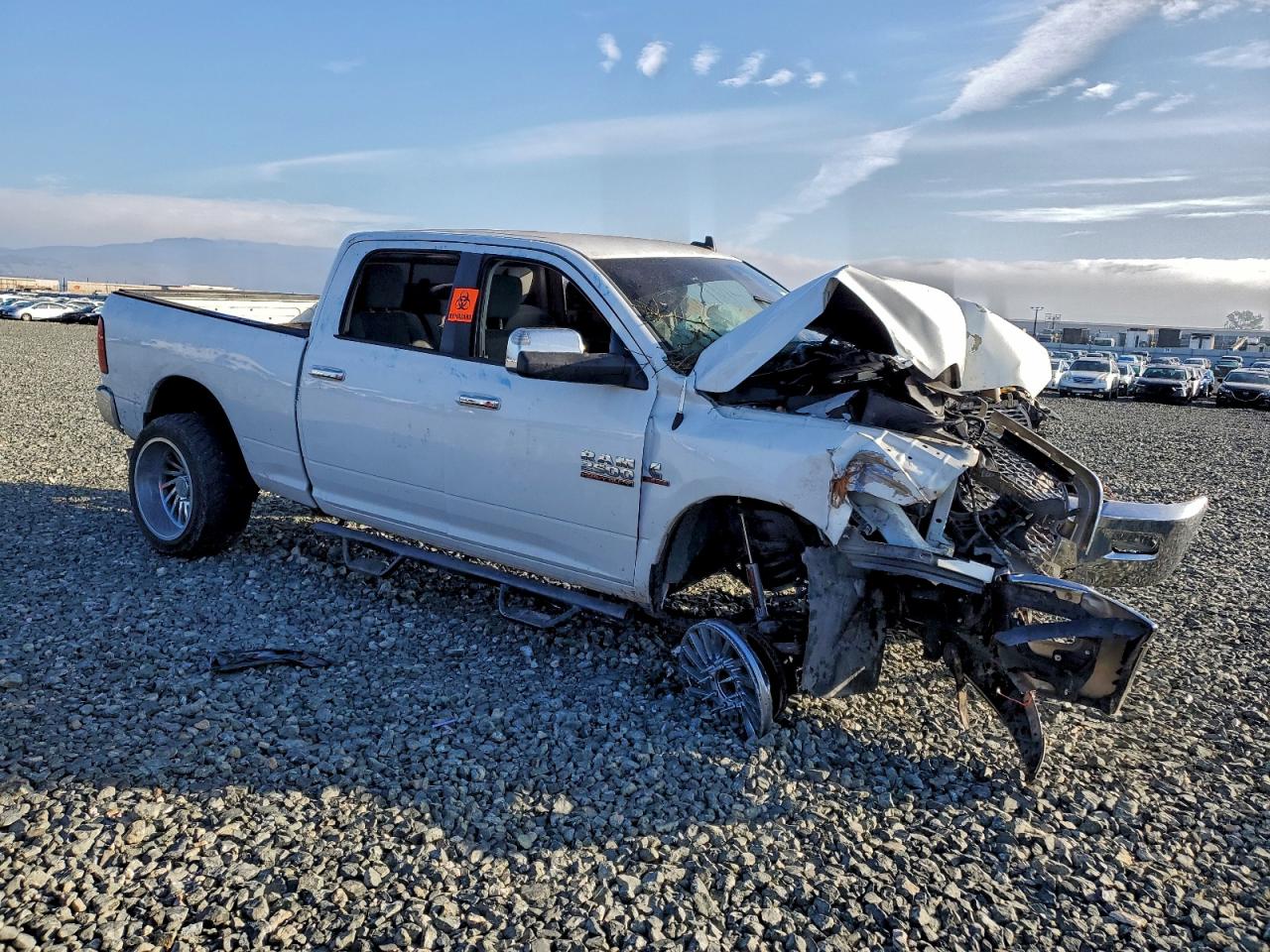 2014 Ram All models VIN 3C6UR5DLXEG160602 photo 4