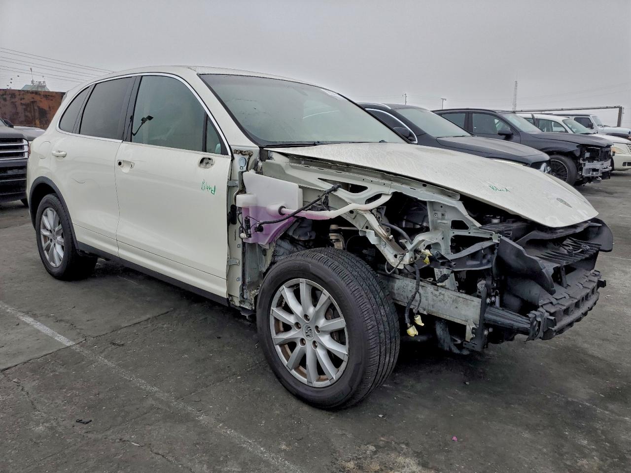 2011 Porsche Cayenne VIN WP1AA2A24BLA07935 photo 4