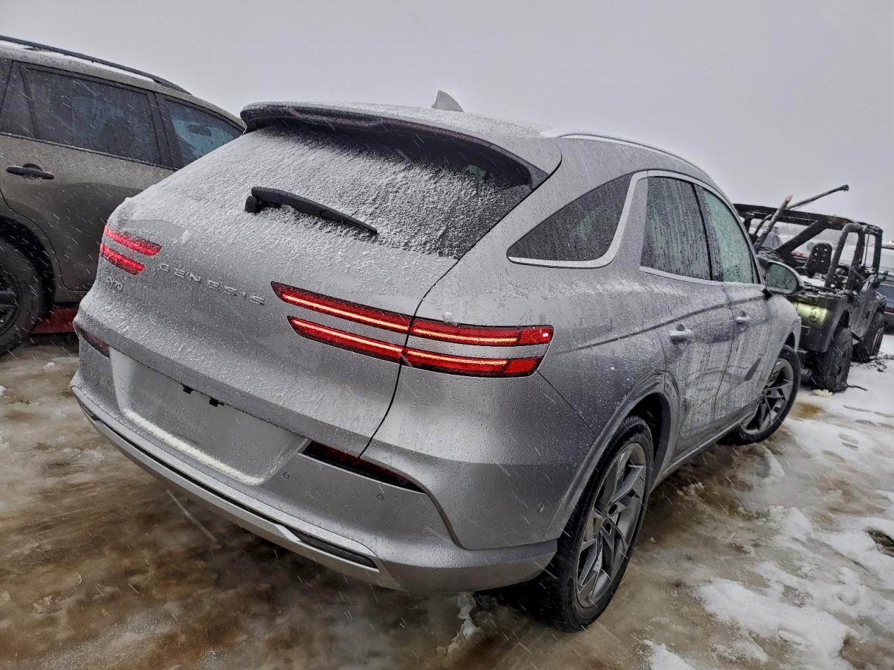 2023 Genesis Gv70 base VIN 5NMMCET13PH000417 photo 3