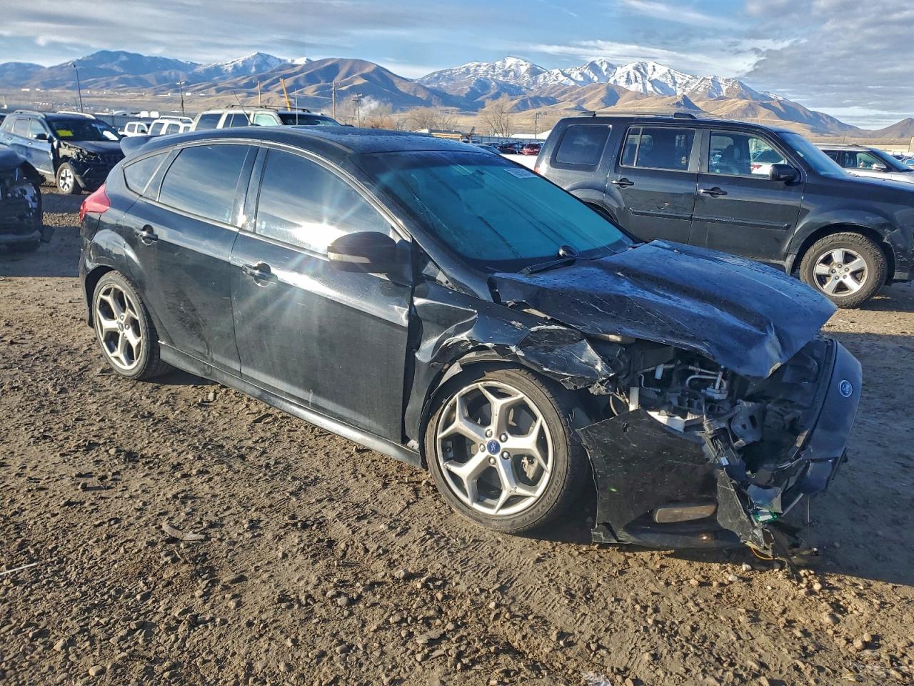 2016 Ford Focus VIN 1FADP3L90GL337212 photo 4