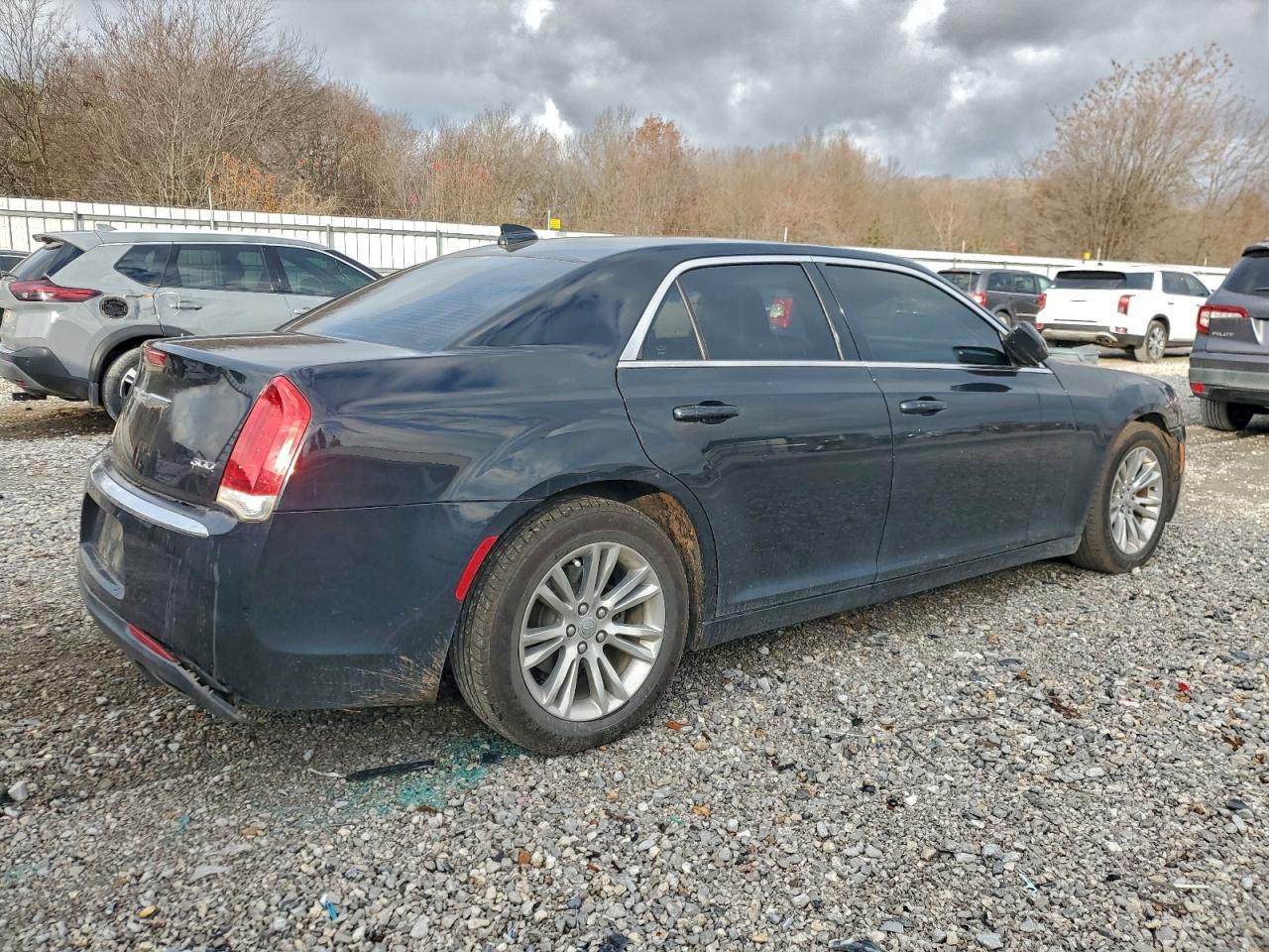 2016 Chrysler 300 VIN 2C3CCAAG6GH295590 photo 3