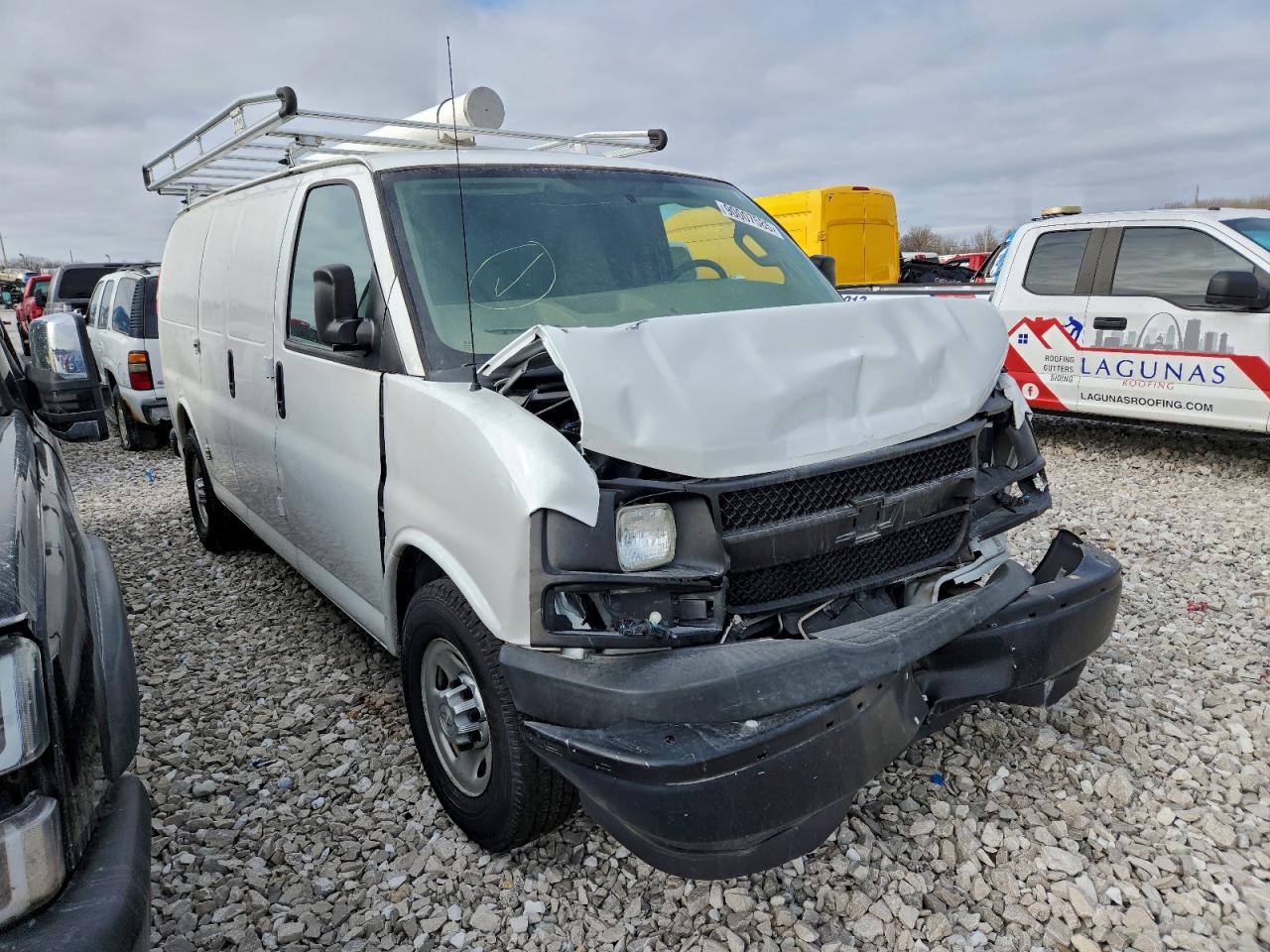 2017 Chev Express VIN 1GCWGAFG4H1135195 photo 4