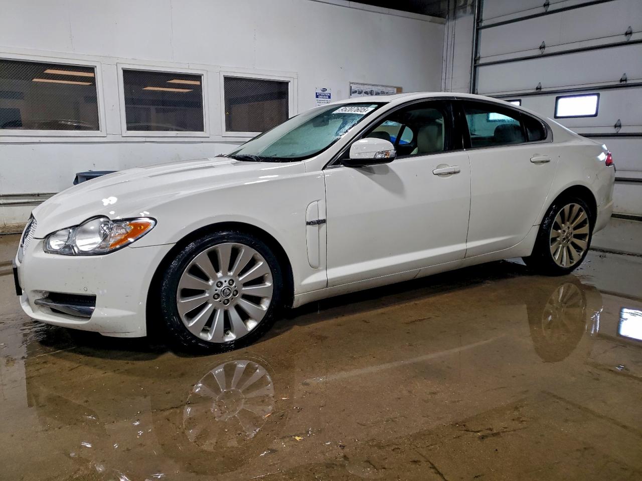 2009 Jaguar Xf VIN SAJWA05B19HR29678 photo 1