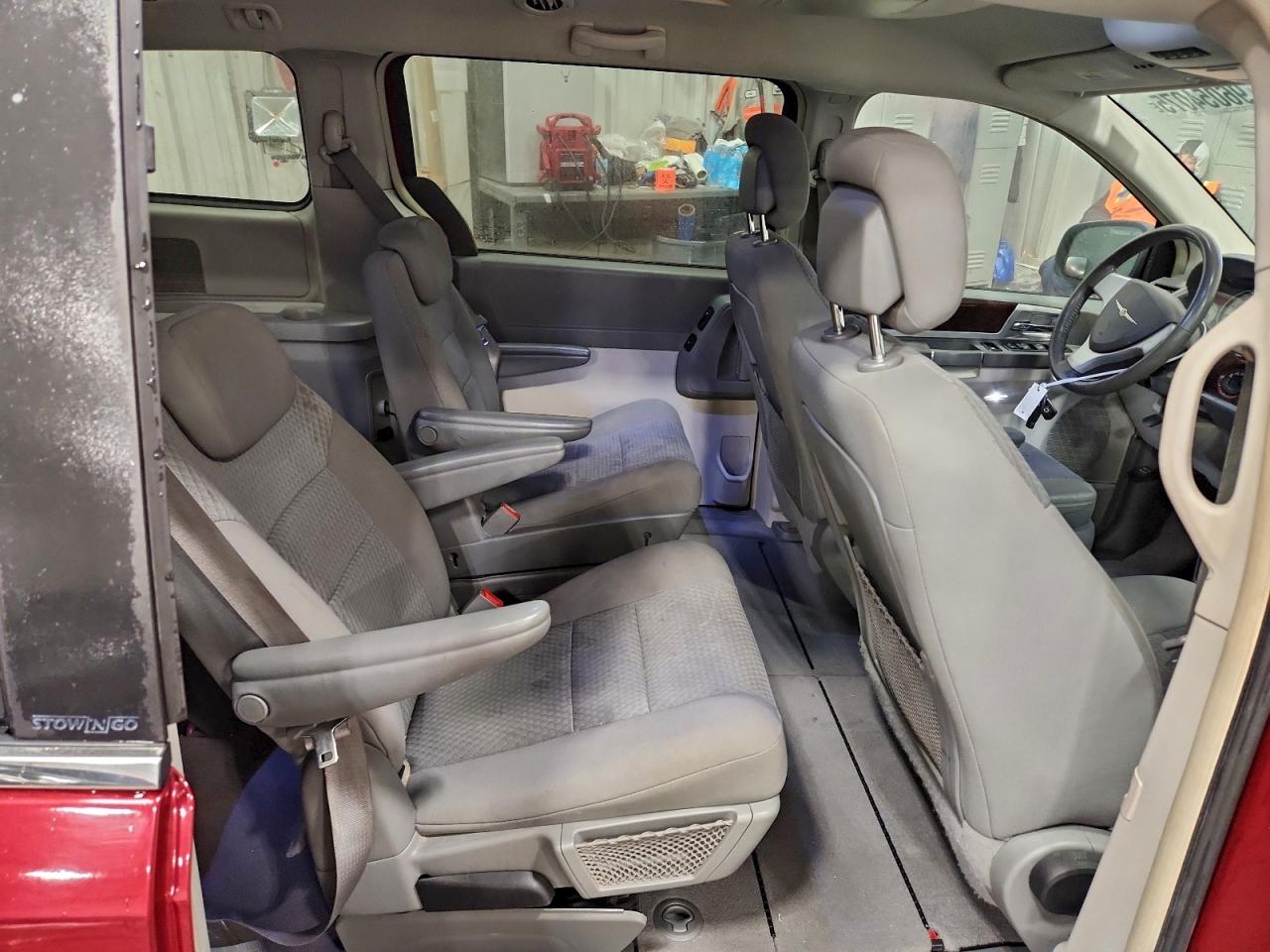 2010 Chrysler Minivan VIN 2A4RR5DX1AR441414 photo 11