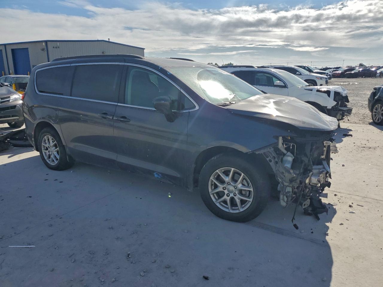 2020 Chrysler Minivan VIN 2C4RC1DG1LR265712 photo 4