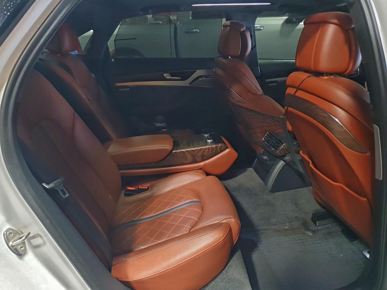 2017 Audi A8 VIN WAU43AFD5HN011838 photo 10