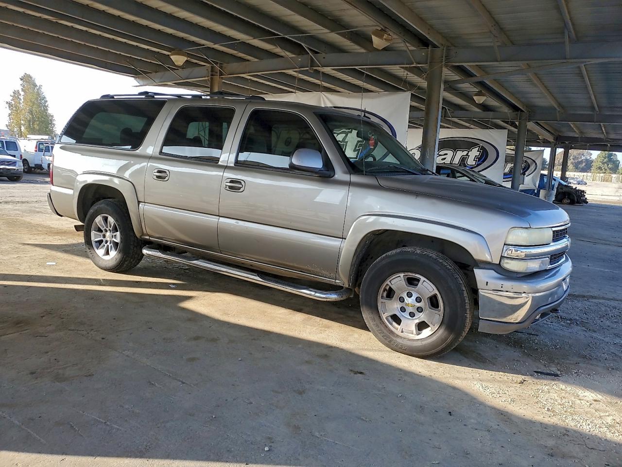 2003 CHEV Suburban VIN 3GNFK16T73G176904 photo 4