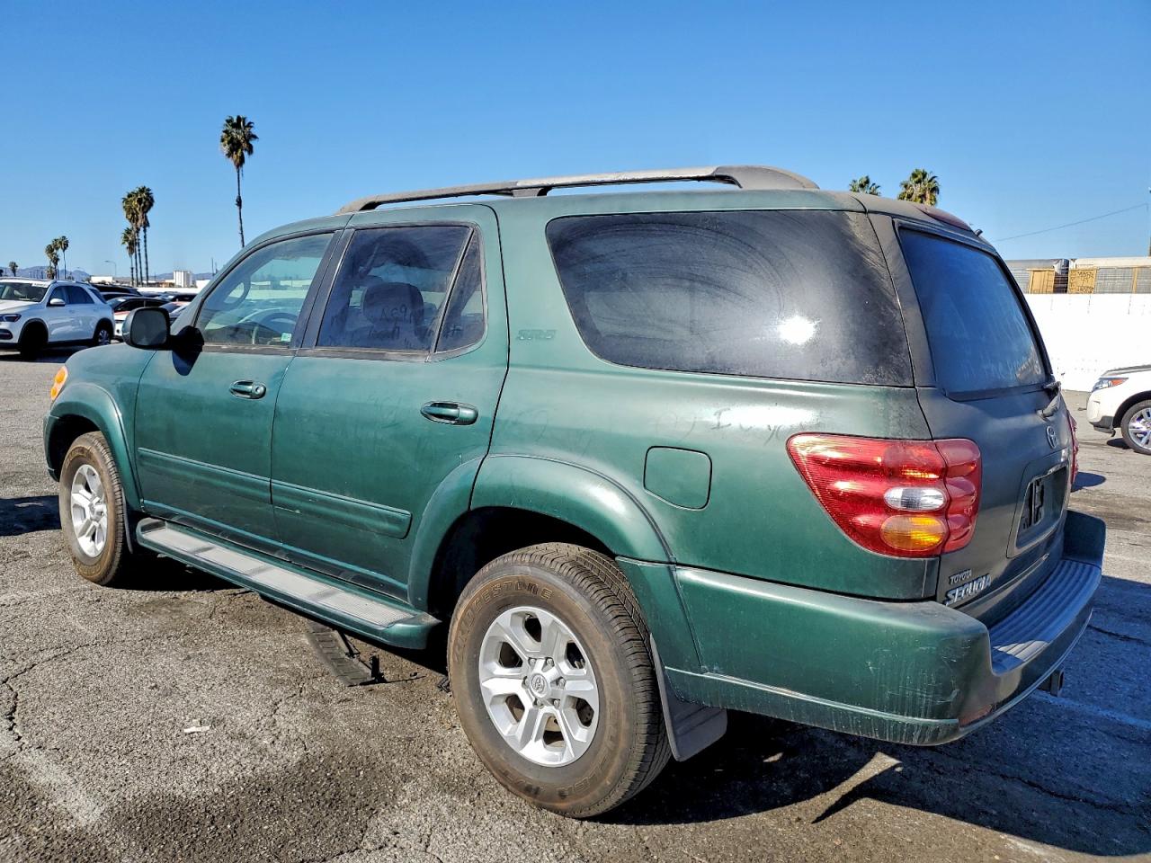 2001 Toyota Sequoia VIN 5TDZT34A61S033215 photo 2