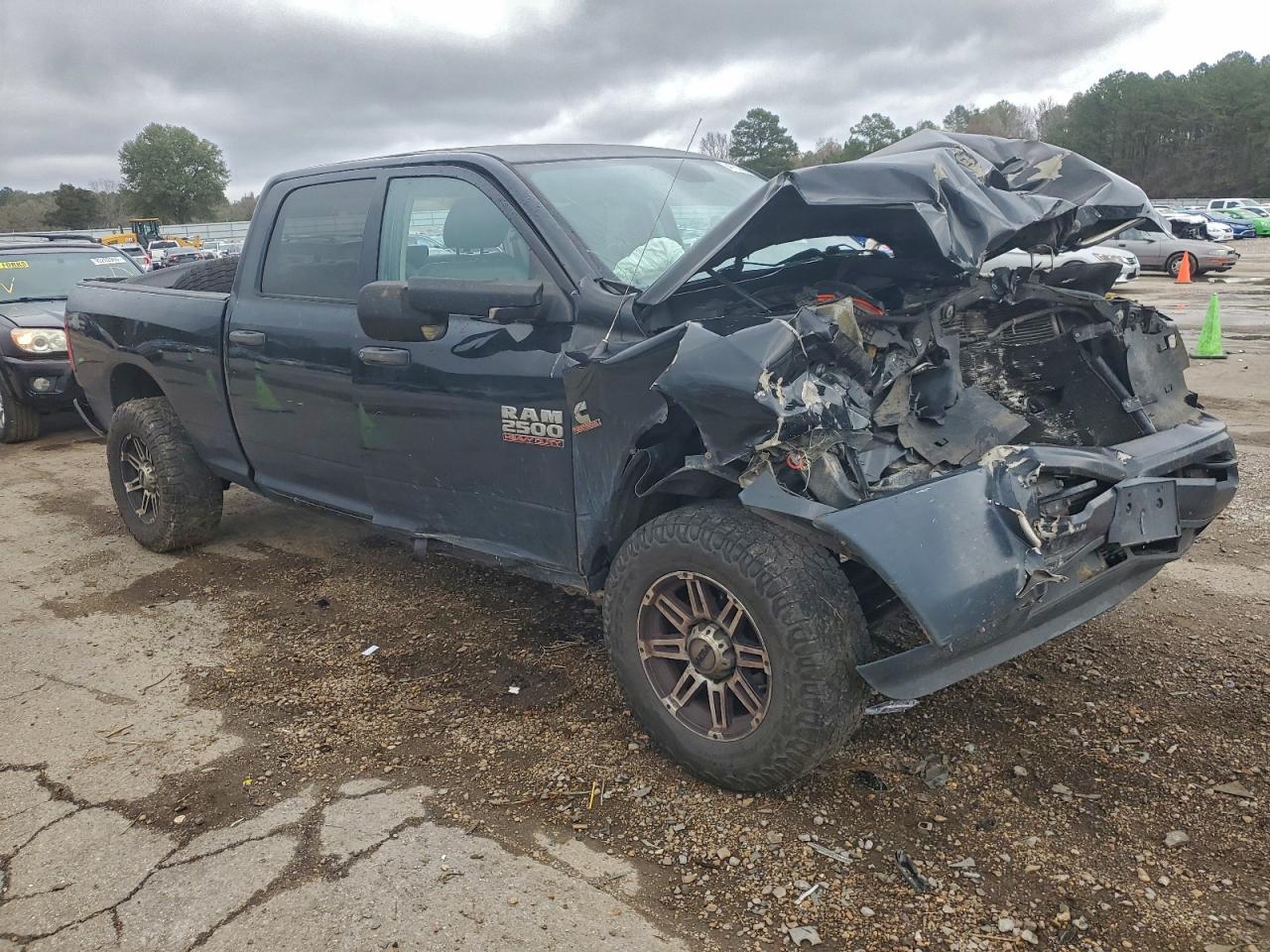 2018 Ram All models VIN 3C6UR5CL4JG365800 photo 4