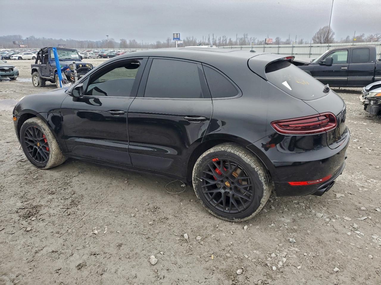 2017 Porsche Macan VIN WP1AG2A56HLB50578 photo 2