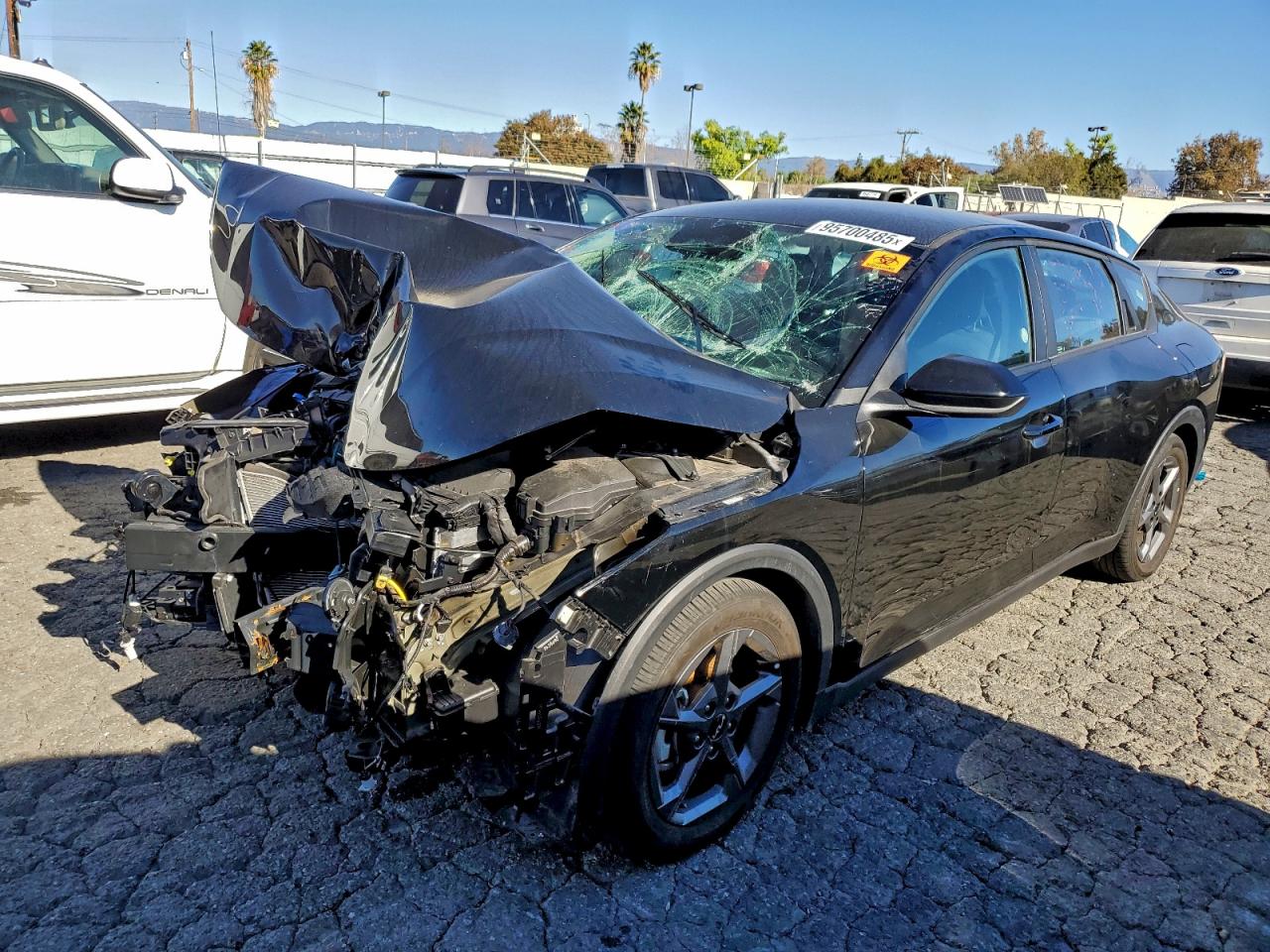 2025 Kia K4 lx VIN 3KPFT4DEXSE052616 photo 1