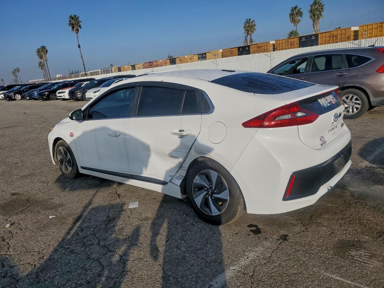 2018 HYUNDAI Ioniq VIN KMHC75LC2JU104104 photo 2