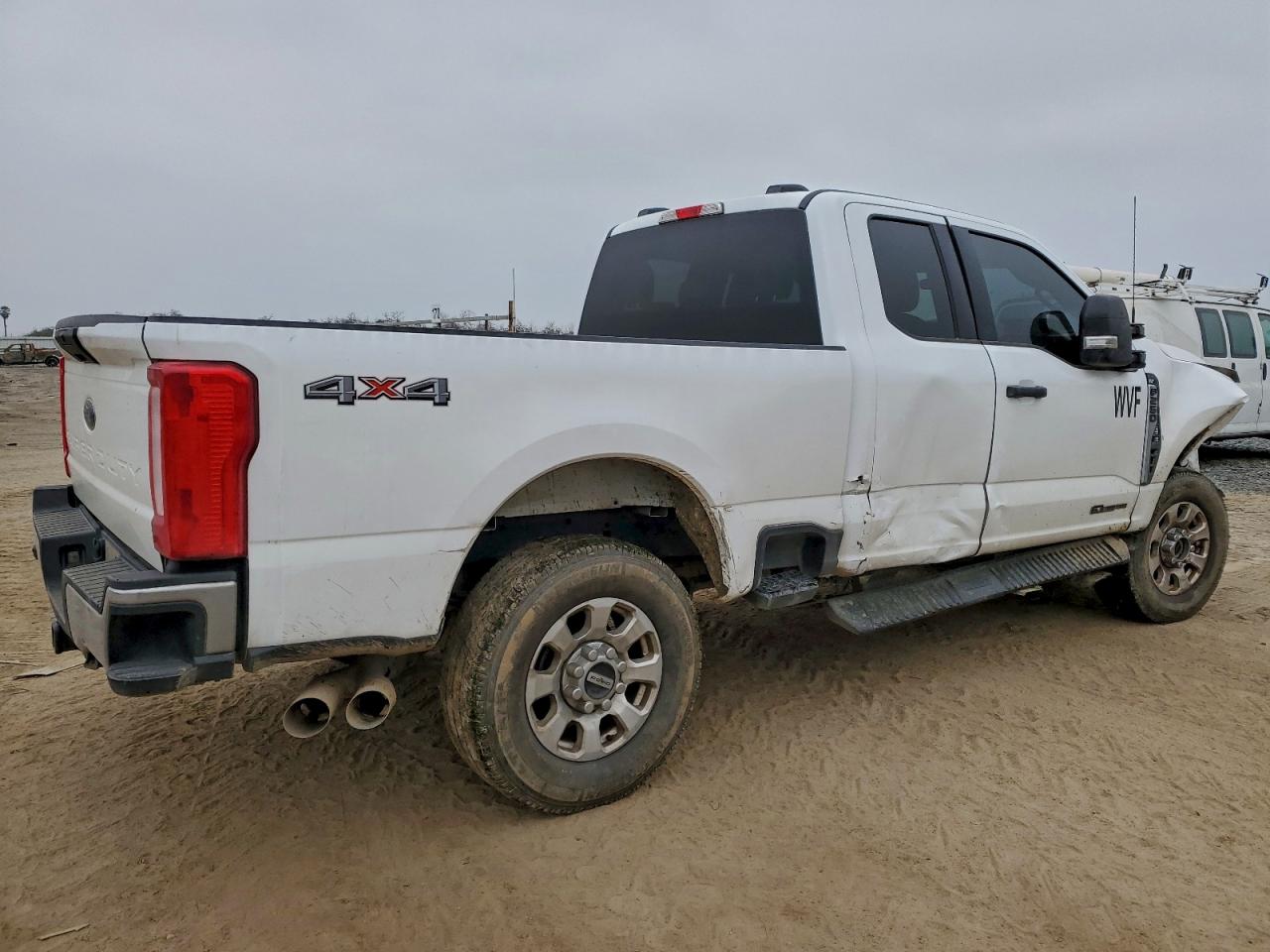 2024 Ford F250 VIN 1FT7X2BT2REC54855 photo 3