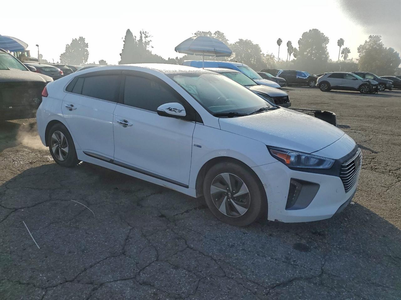 2018 HYUNDAI Ioniq VIN KMHC75LC2JU104104 photo 4