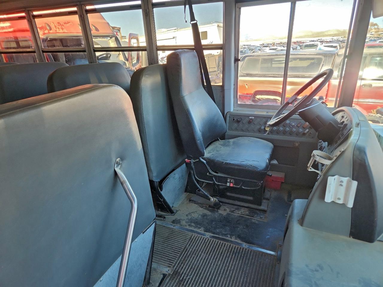 2008 THOMAS All models VIN 1T7YT4E2181106042 photo 5