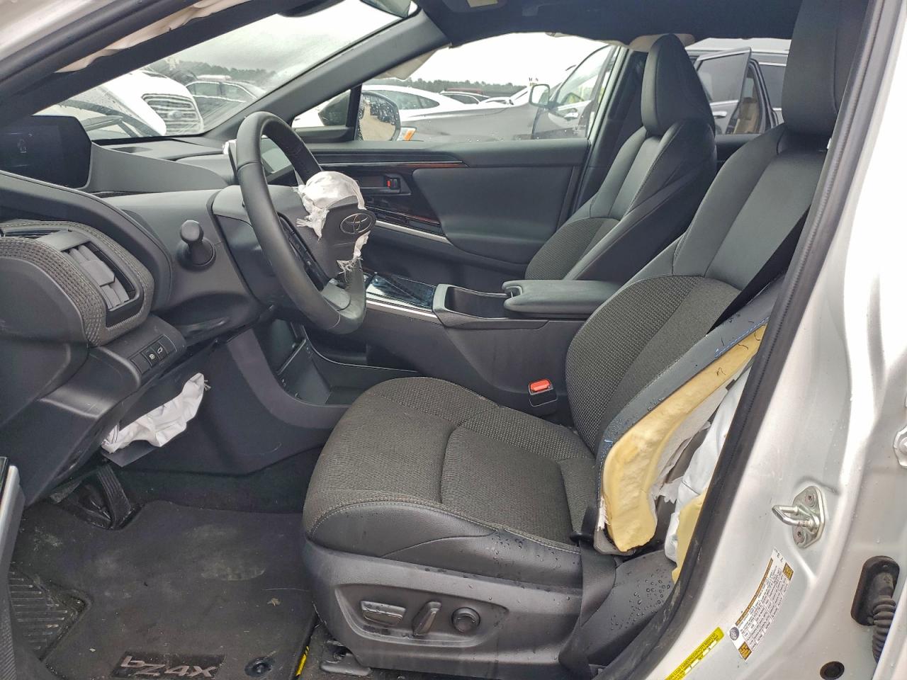 2024 Toyota Bz4x xle VIN JTMAAAAA6RA030237 photo 7