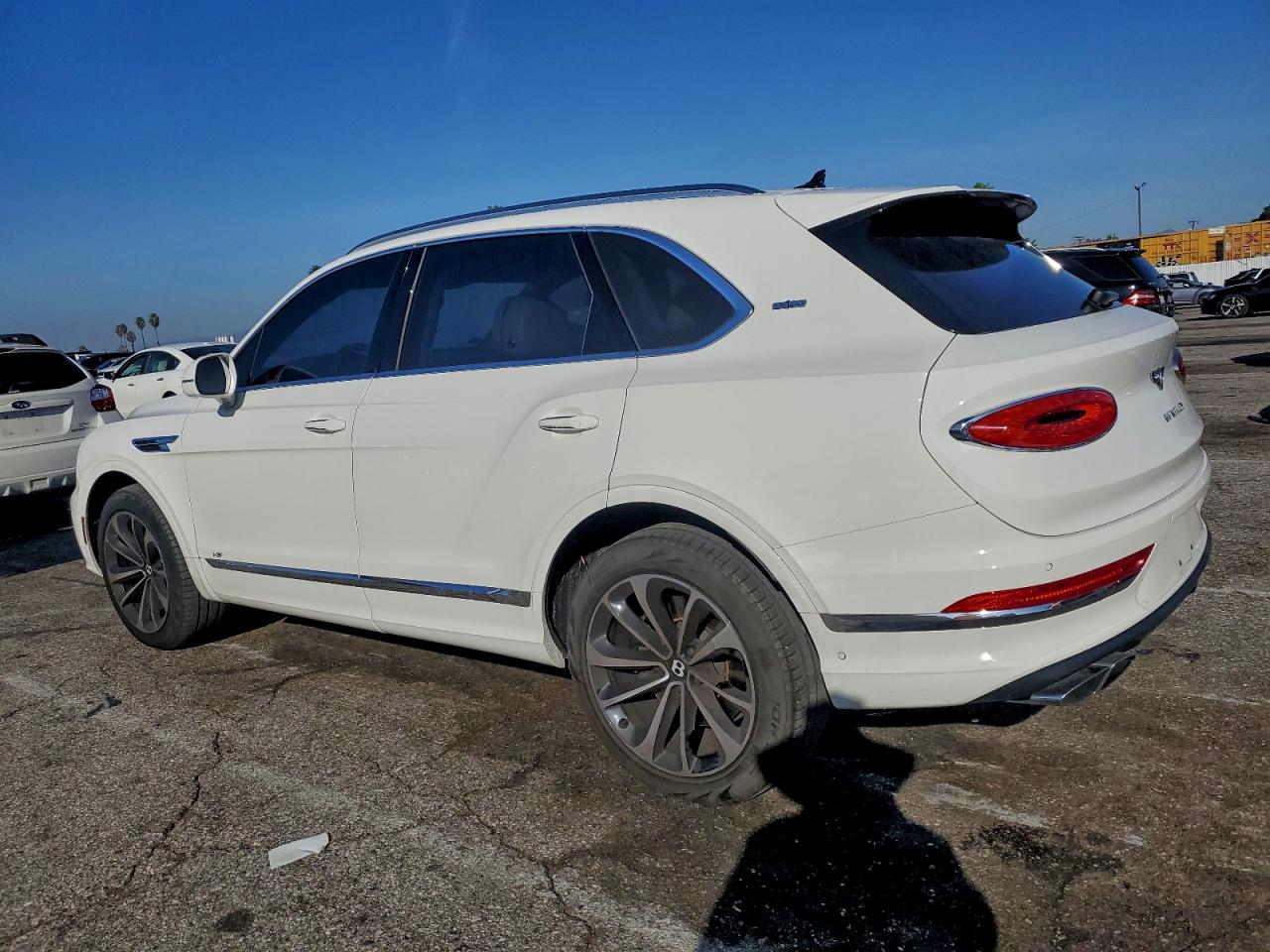 2022 Bently All other VIN SJAAM2ZV5NC039838 photo 2