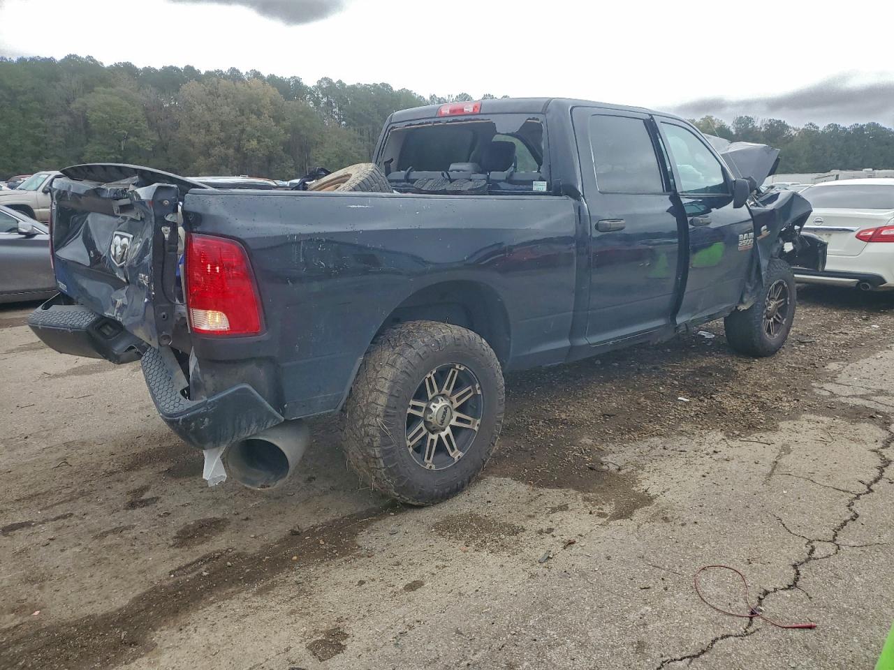 2018 Ram All models VIN 3C6UR5CL4JG365800 photo 3