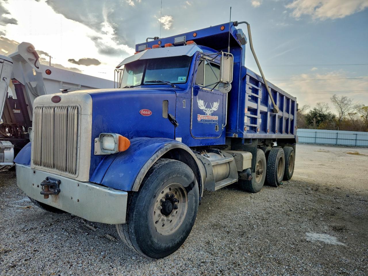 1999 PETERBILT All models VIN 1NPAL90X4XD488569 photo 2