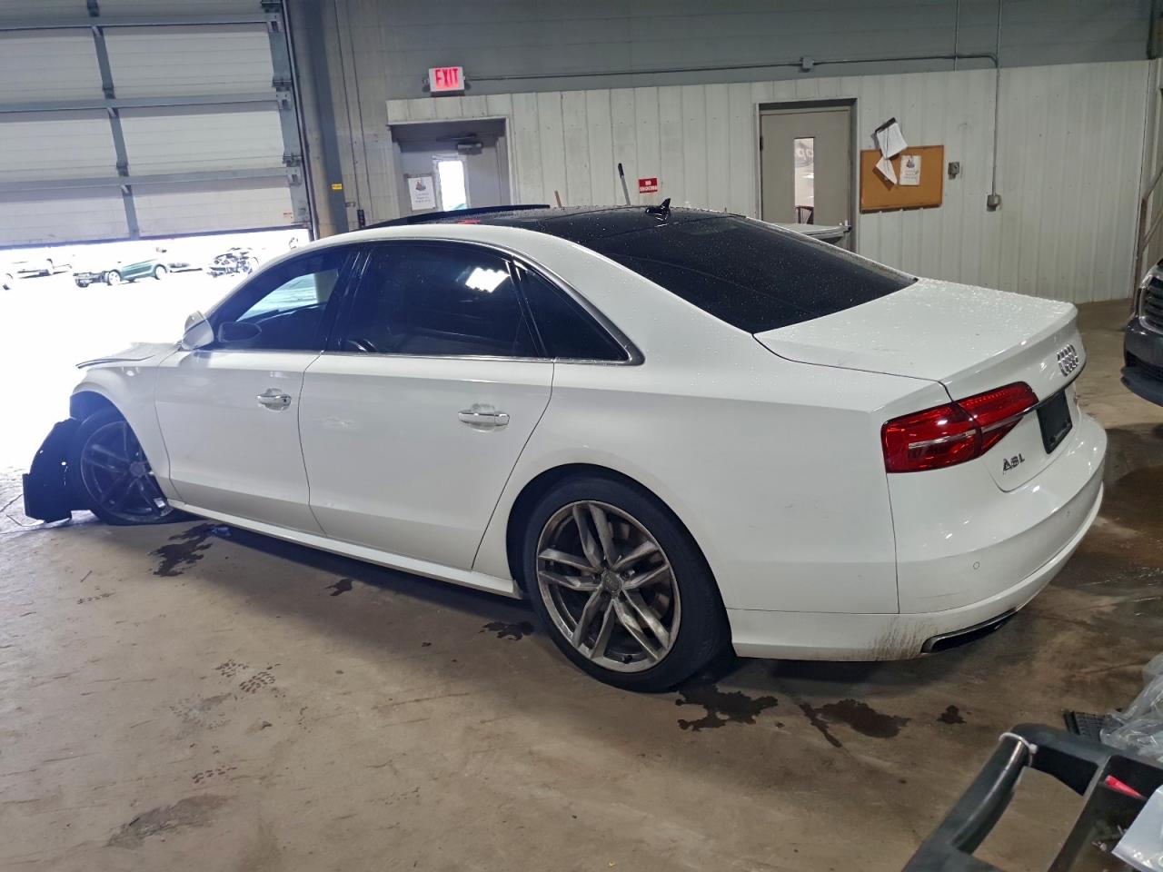 2017 Audi A8 VIN WAU43AFD5HN011838 photo 2