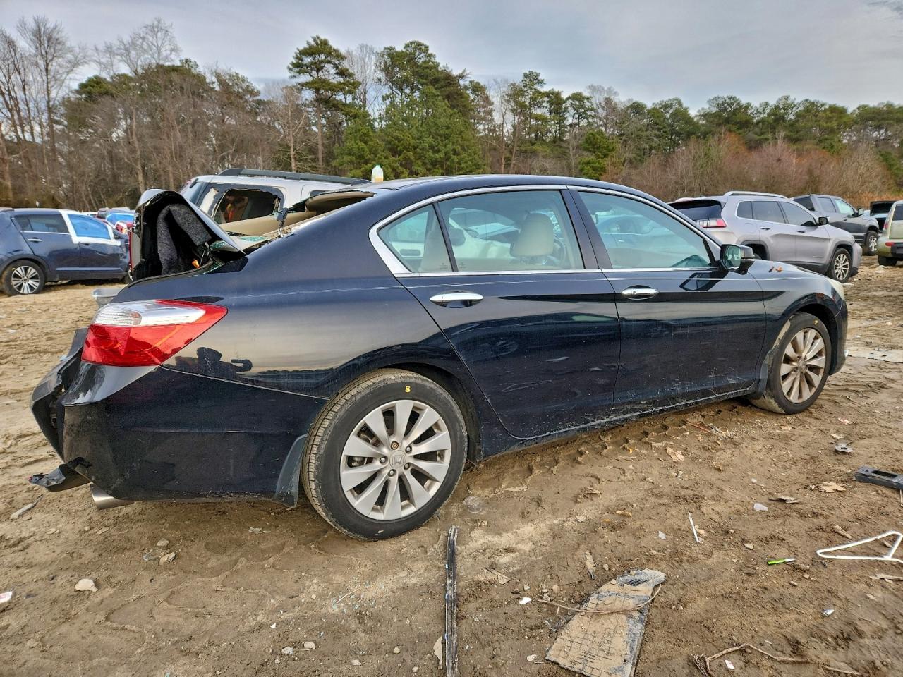 2014 Honda Accord VIN 1HGCR3F88EA021702 photo 3