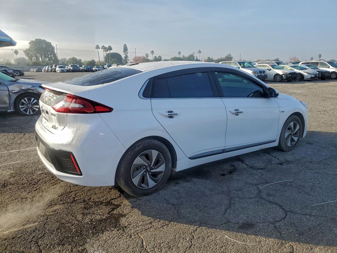 2018 HYUNDAI Ioniq VIN KMHC75LC2JU104104 photo 3