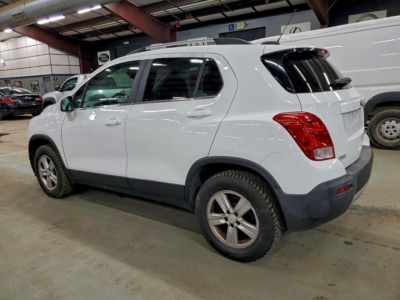 2016 Chevrolet Trax VIN KL7CJPSB6GB601913 photo 2